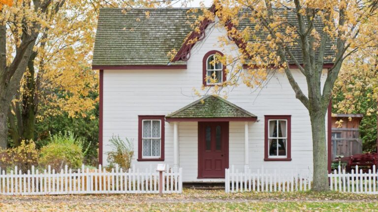 small house in the fall
